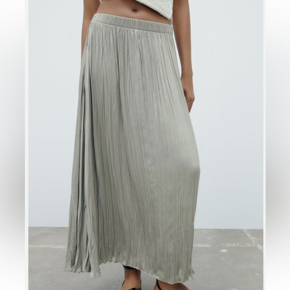 Zara, worn once, PLEATED MIDI SKIRT, XS-S, KHAKI, REF. 0002/044
